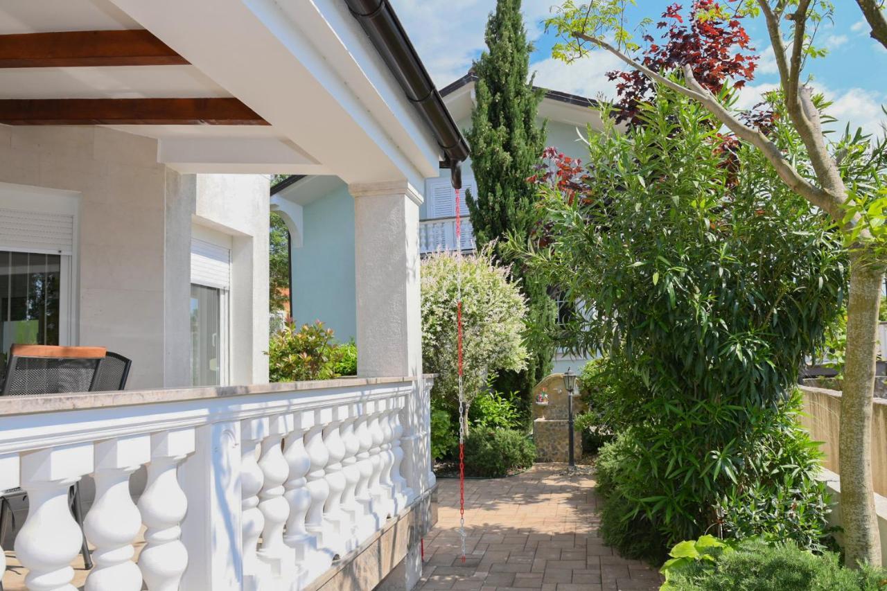 Ferienhaus Basic Malinska Exterior foto